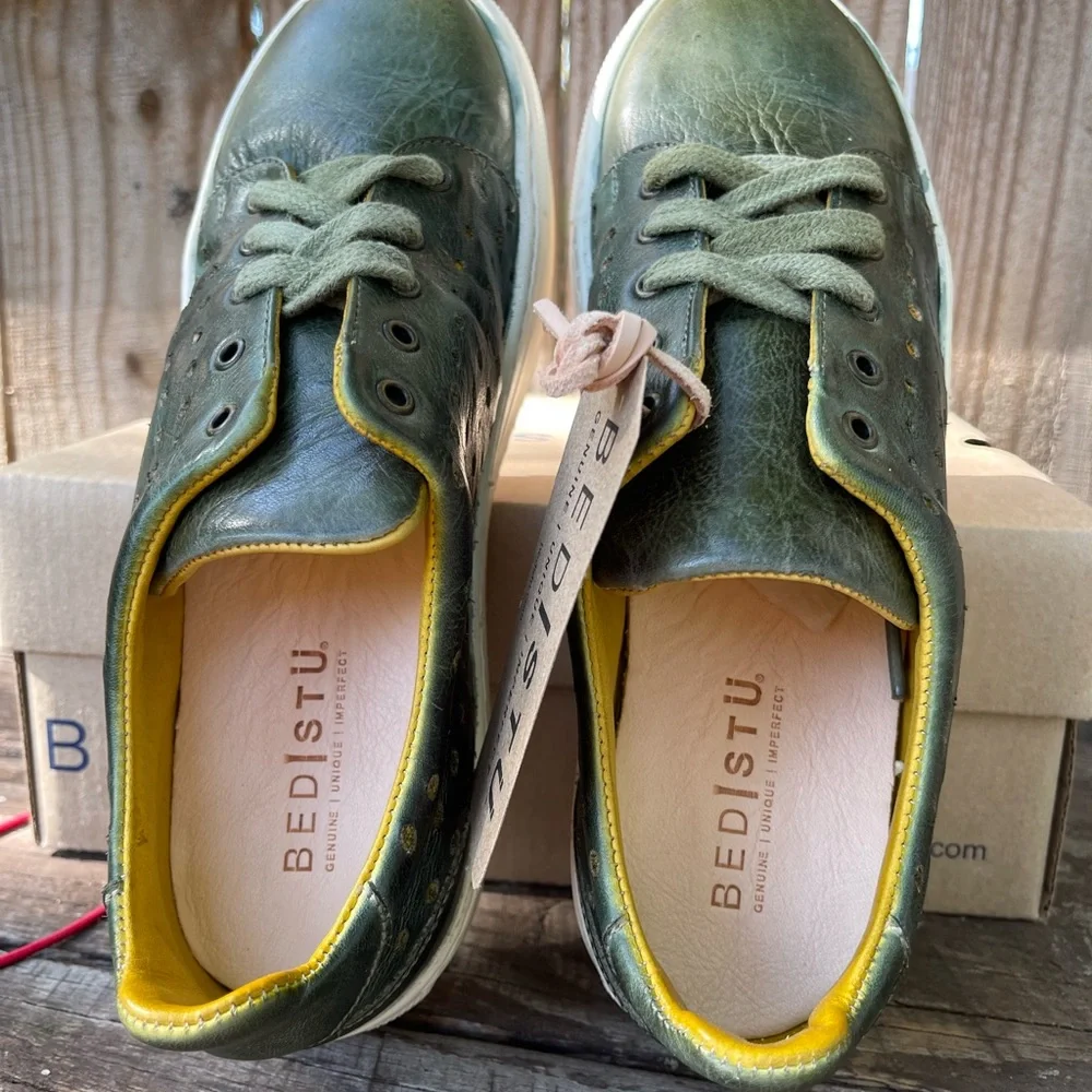 NIB BED STU Lyne in Pistachio Rustic. - Picture 3 of 12